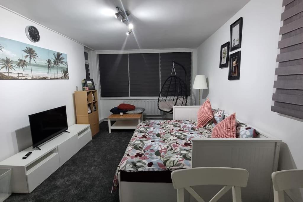 דירות לונדון 1 Bed Flat With Free Parking In E13 מראה חיצוני תמונה